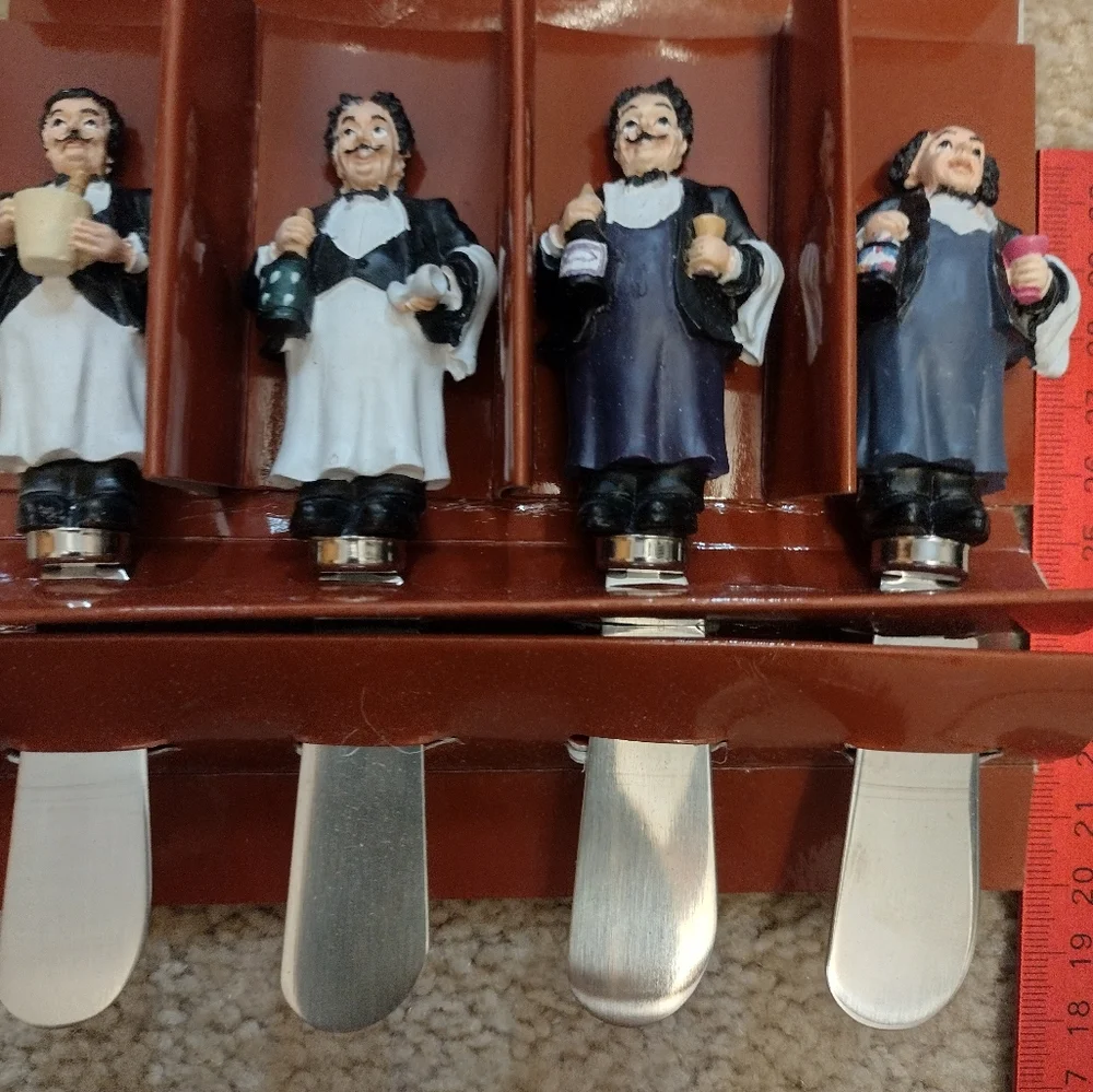 Williams Sonoma Guy Buffet Les Garcons Set of 4 Spreaders
